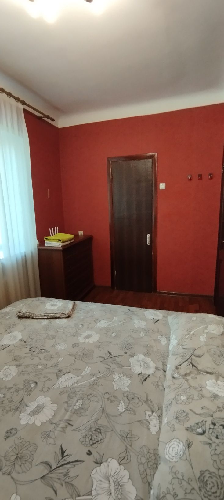Сдам 2х к квартиру  20 метров от  9й посуточно,почасово.звоните
