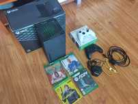 Xbox series X 1TB + 2 pady + 4 gry kable ładowarka zestaw