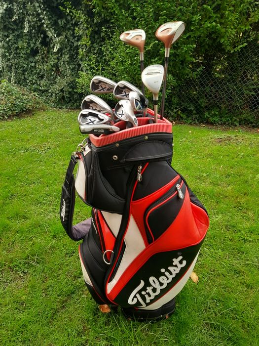 Гольф клюшки, тележкi сумки, мячи