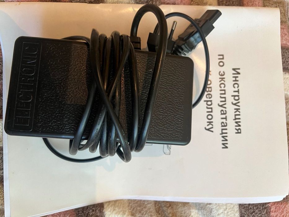 Оверлок и швейная машинка