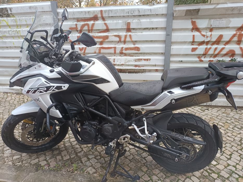 Mota muito nova impecável