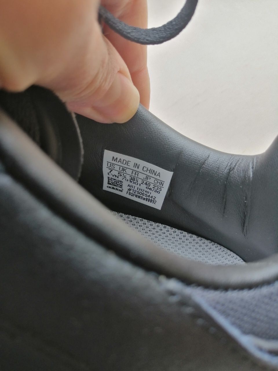 Нові чорні кросівки, кеди оригінал Adidas, розмір 38