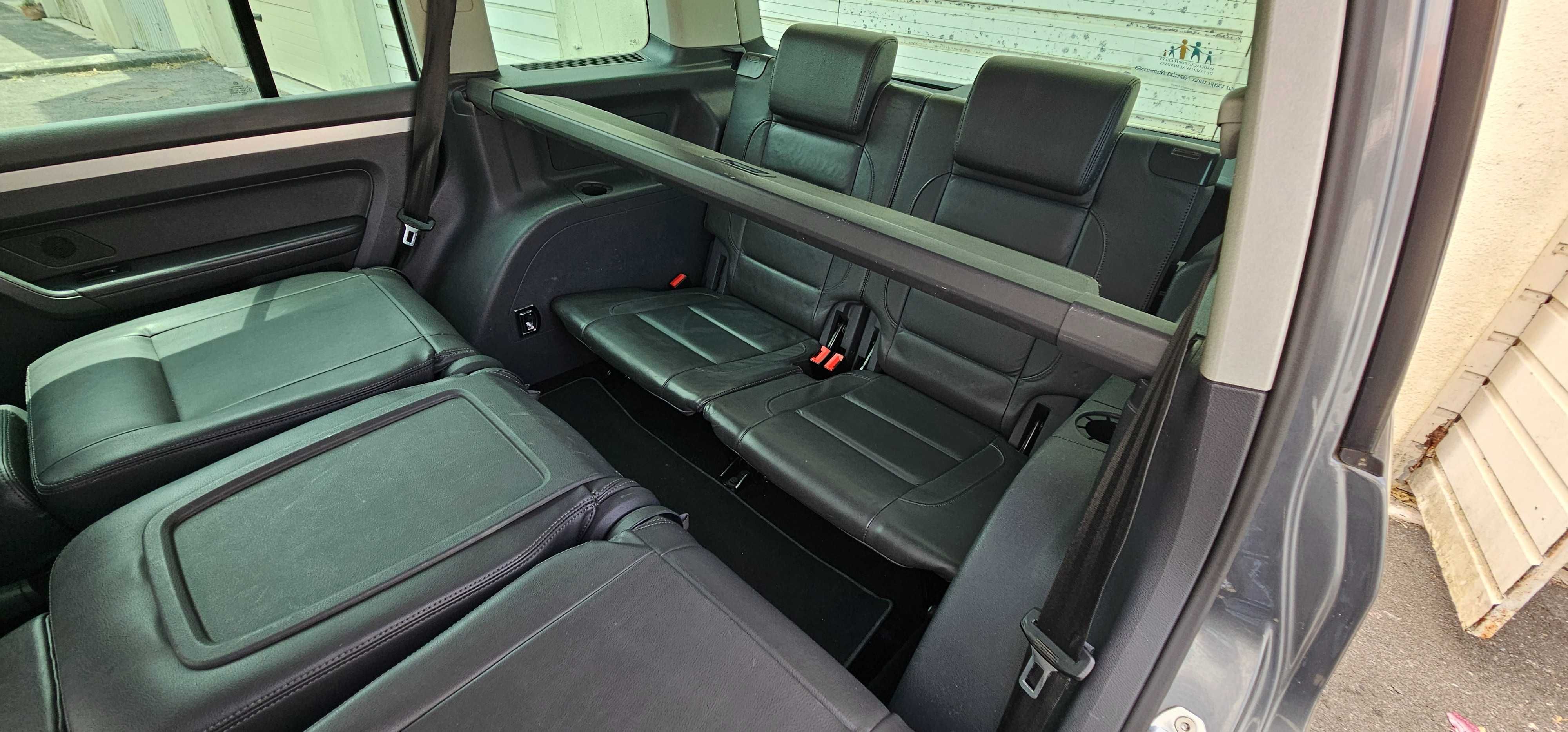 Volkswagen Touran 2.0 TDI Highline, 7 lugares, IUC antigo, Pele, Bixen