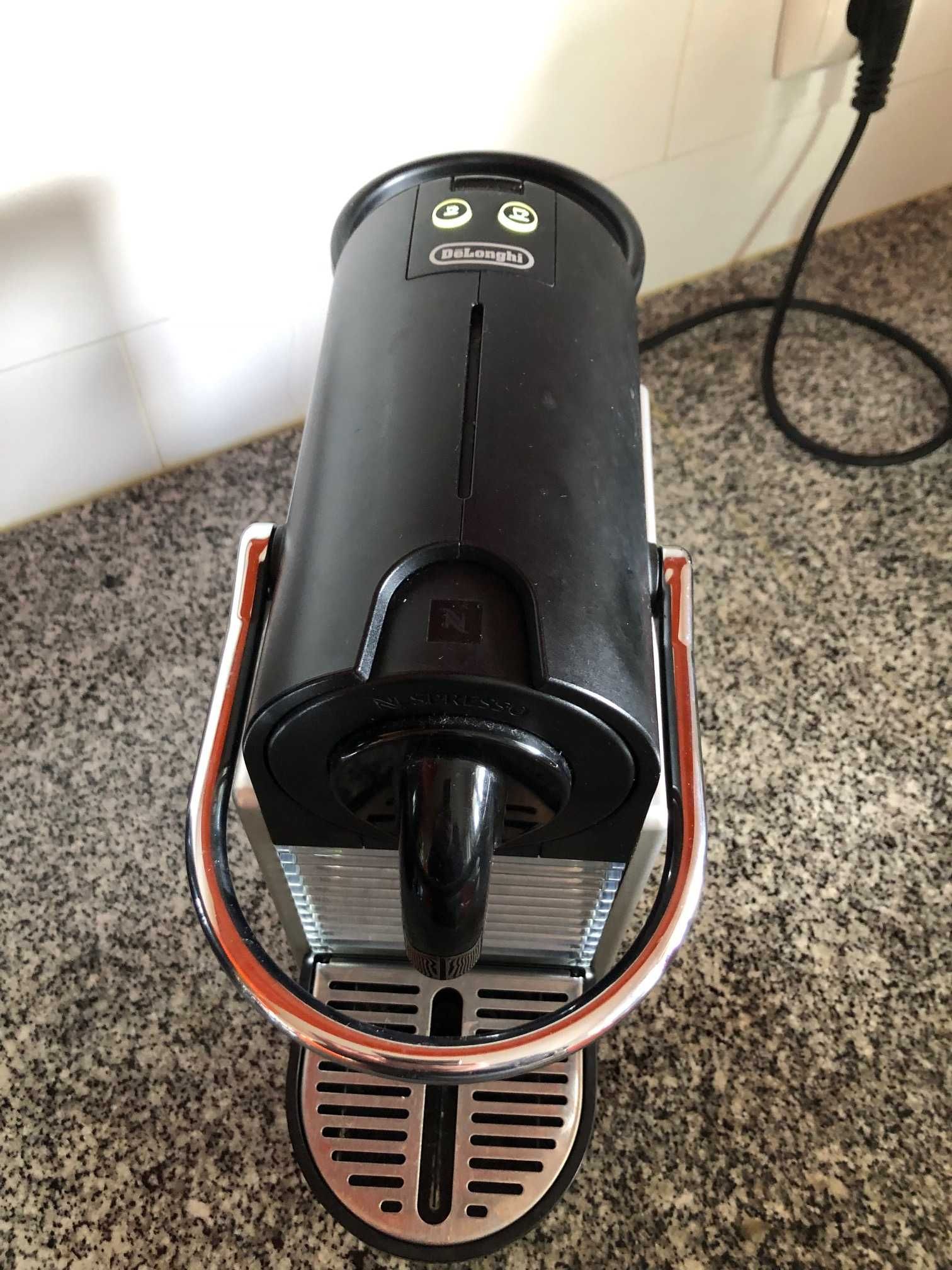 Máquinas de café Krups e Delonghi Nespresso para peças