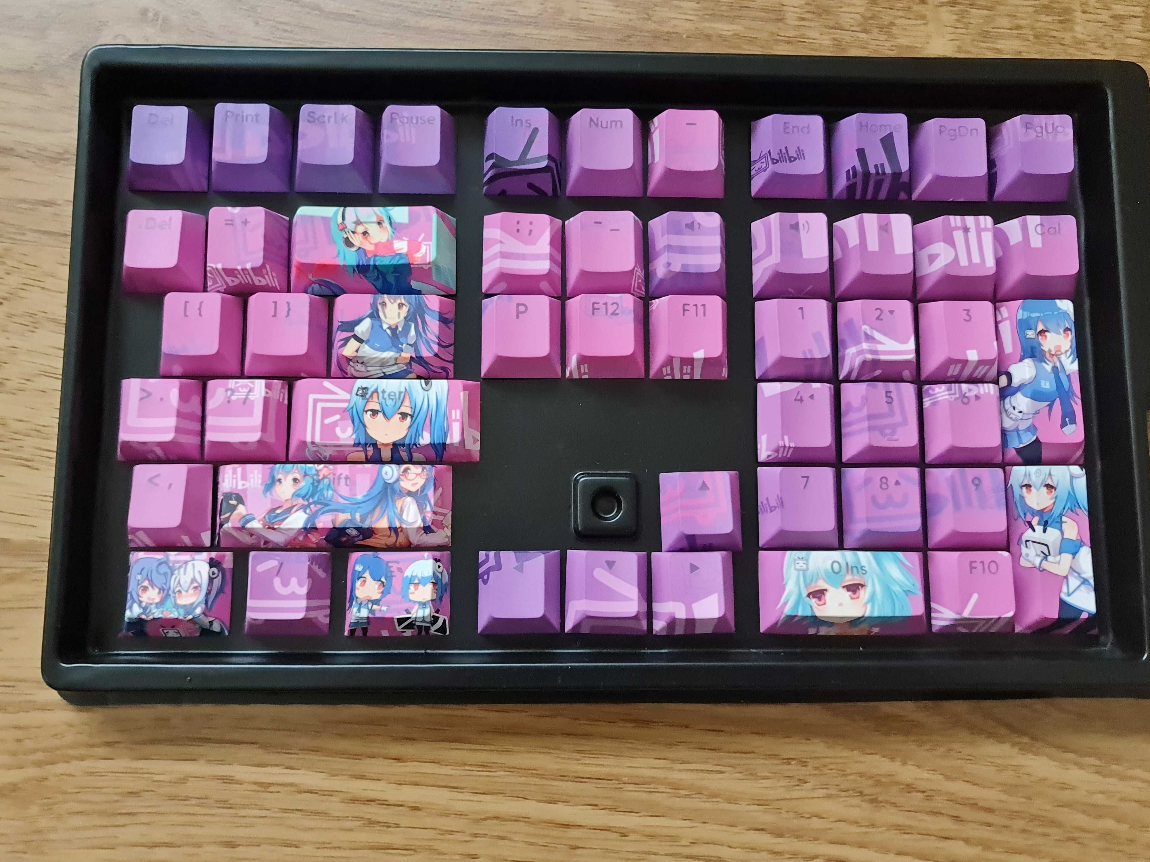 Klawisze PBT Keycaps różowe anime do klawiatury mechanicznej RGB