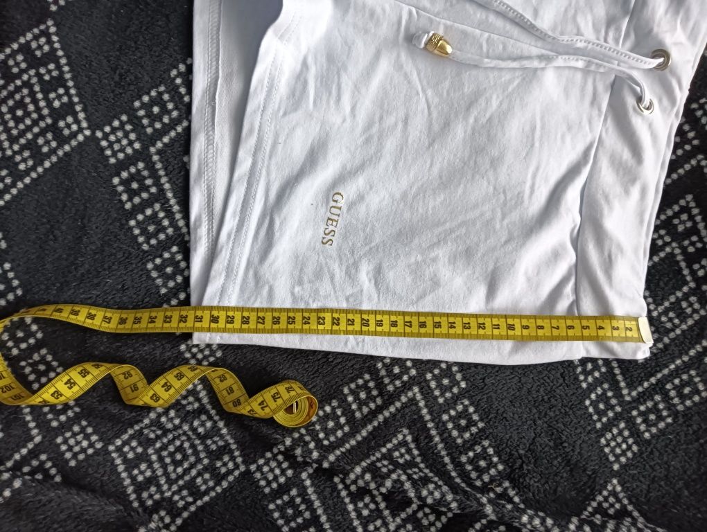 Nowe spodenki log Guess L/M