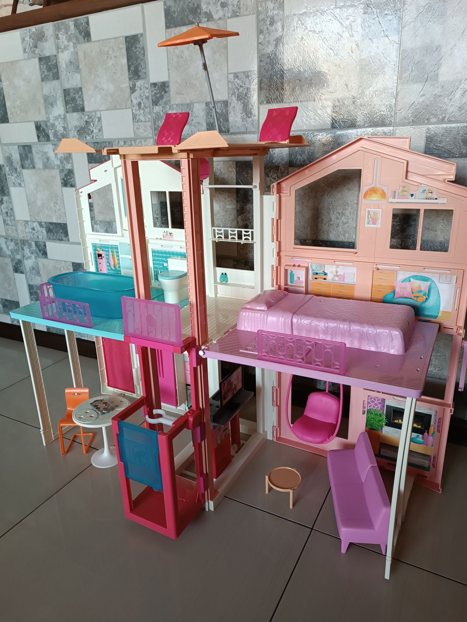 Barbie miejski domek zestaw Dly32