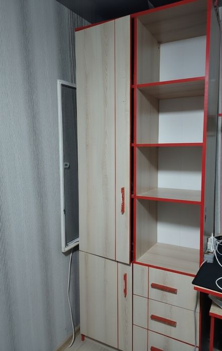Продам б/у шкаф  в гарному стані