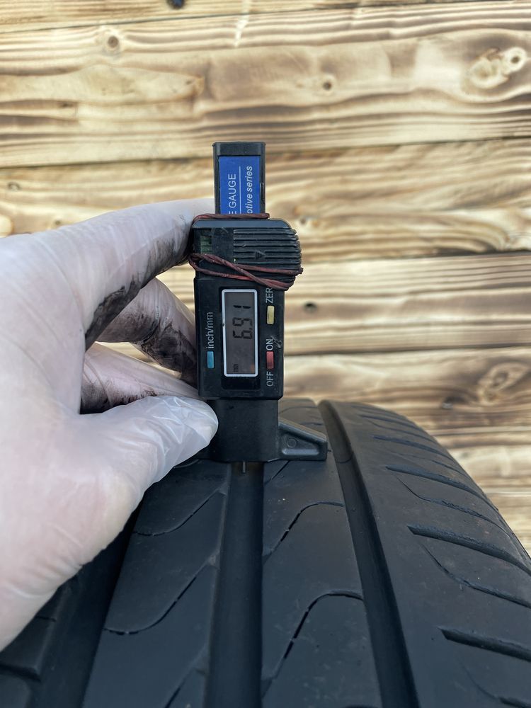 Літні шини 235/40 r19 Pirelli в ідеальному стані