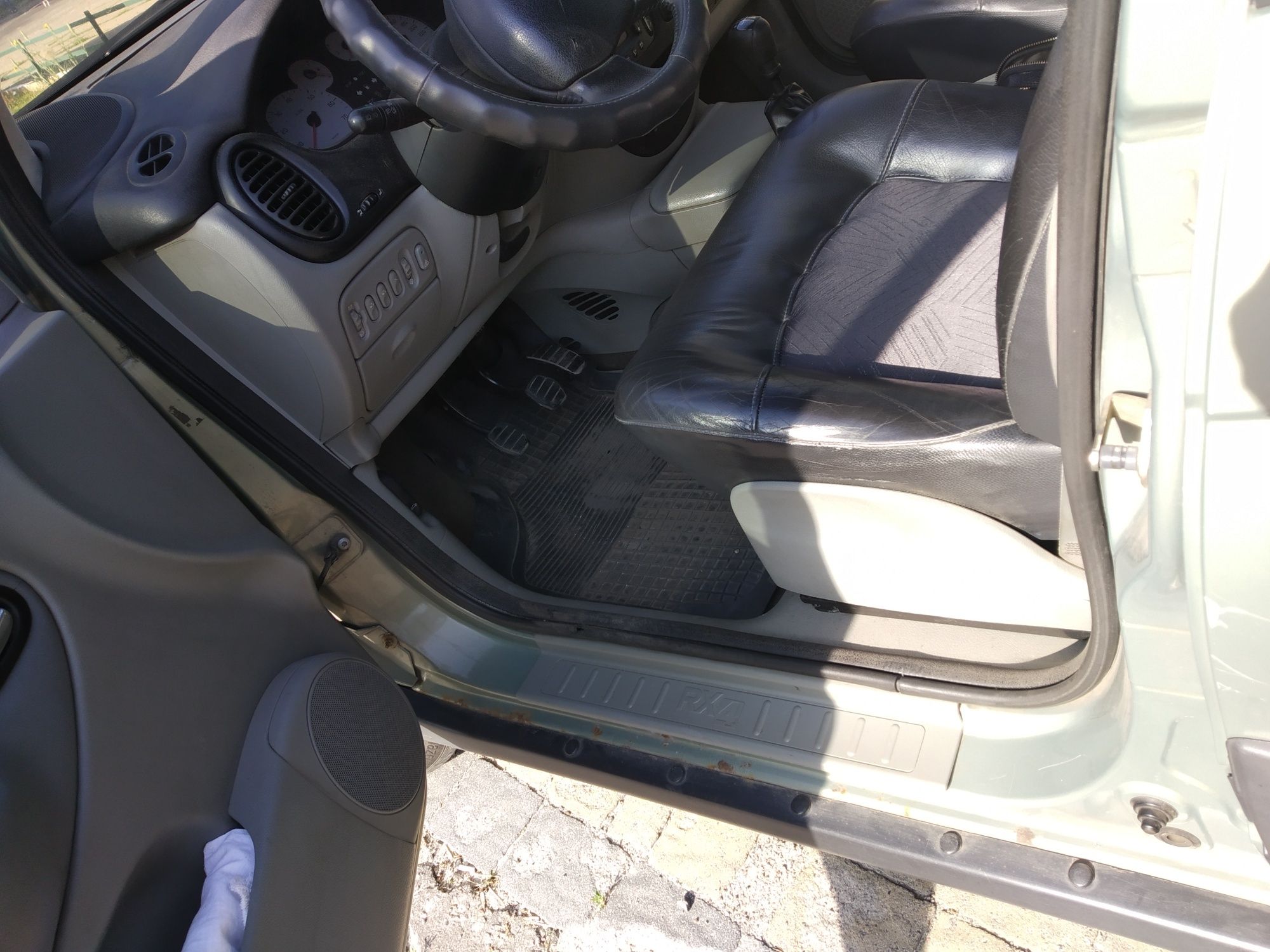 Продам своє авто Renault Scenic RX4