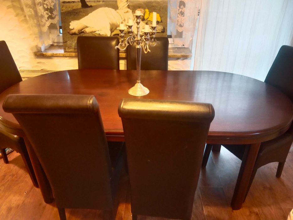 Stół dębowy ciemny rozkładany z krzesłami