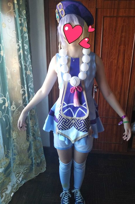 fato cosplay da personagem Qiqi