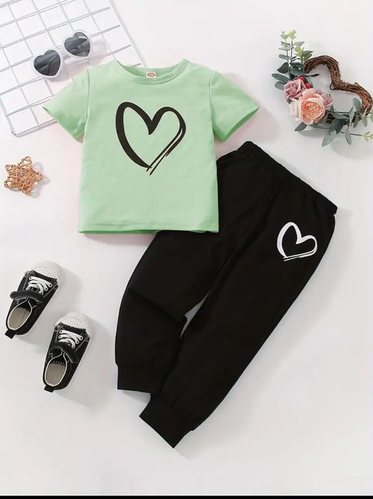 Продам костюм на дівчинку