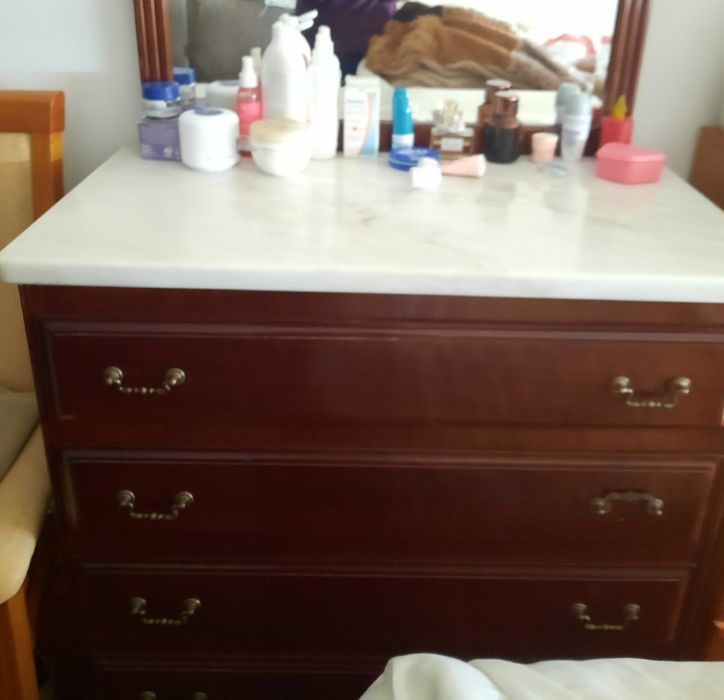 Venho comoda e mesas de cabeceira