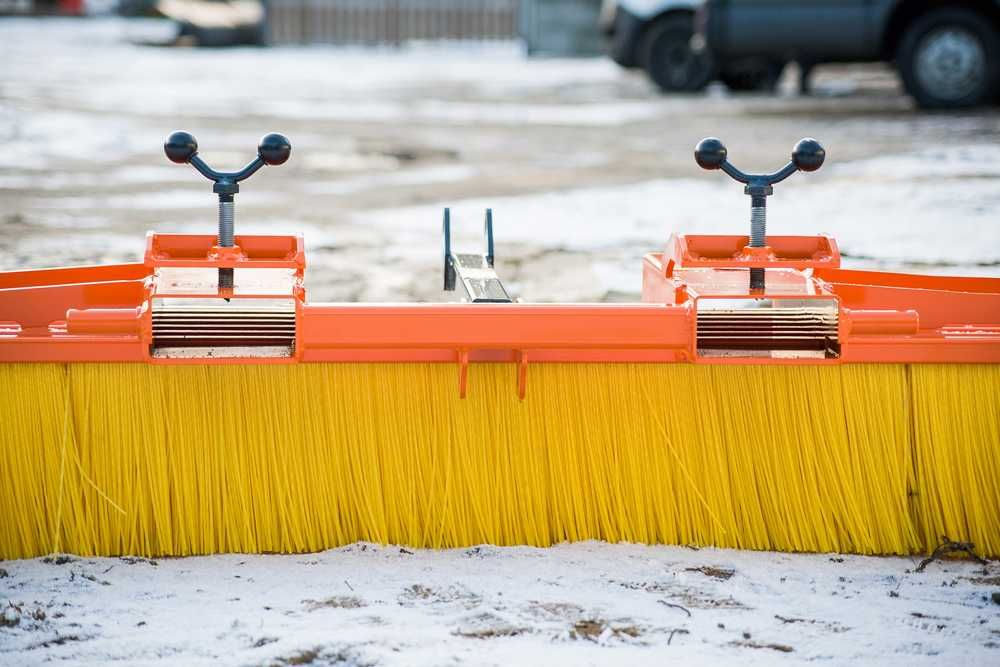 Szczota  ZL listwowa do śniegu piasku liści ! mocowanie tuz lub widły