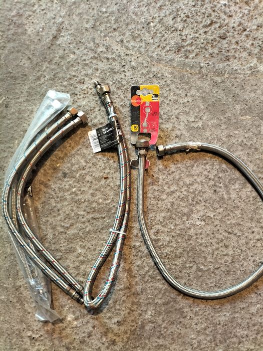 Witam posiadam wężyki do kranu z wody