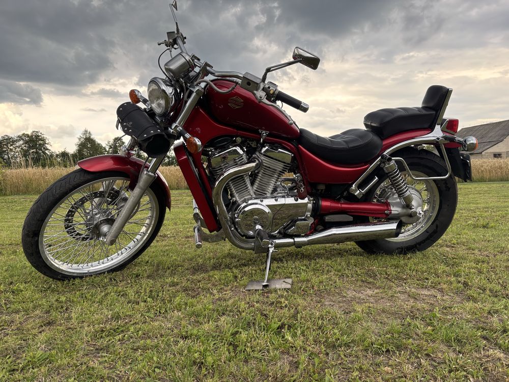 Suzuki Intruder VS
