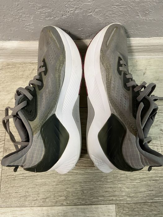 Кросовки Saucony endorphin shift 2