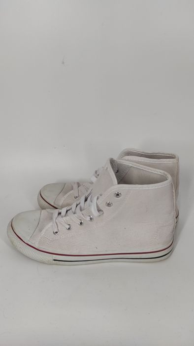 Białe trampki za kostkę