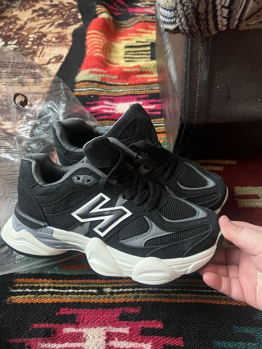 Жіночі нові кросівки