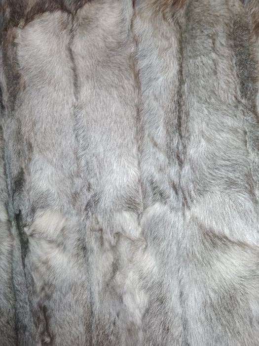 Futro naturalne kozie szare L