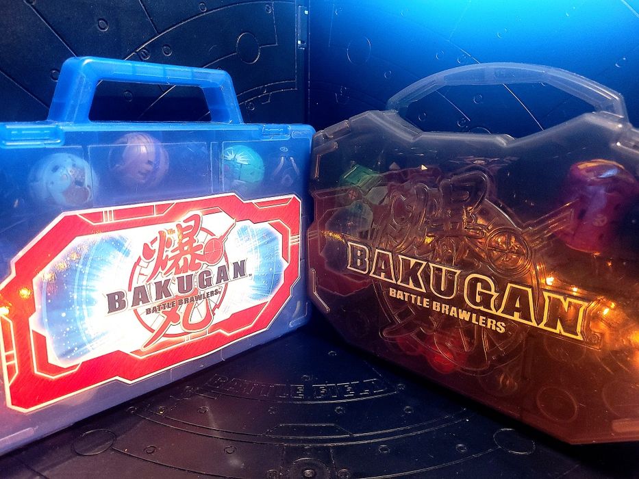 Bakugan walizki pudełka