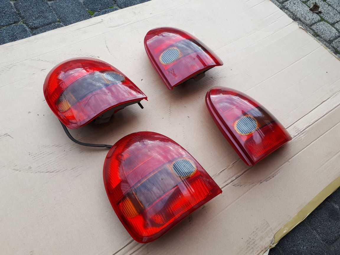 Opel Corsa B  Lampy Tył Prawa Lewa