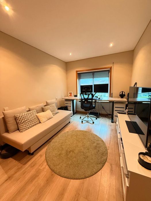 Alugo apartamento T2