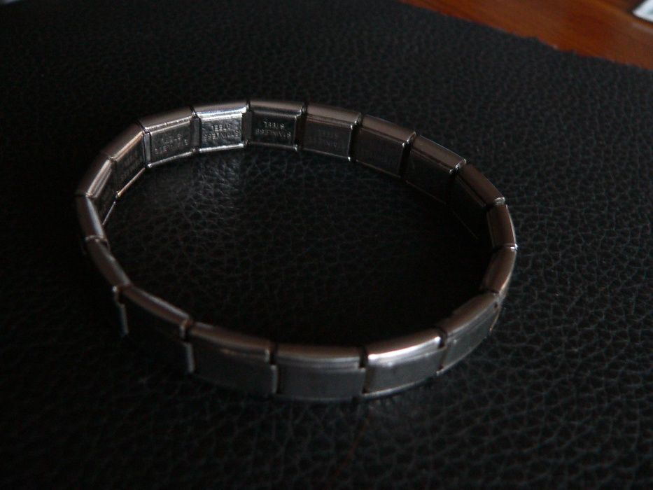 Pulseira em aço extensível