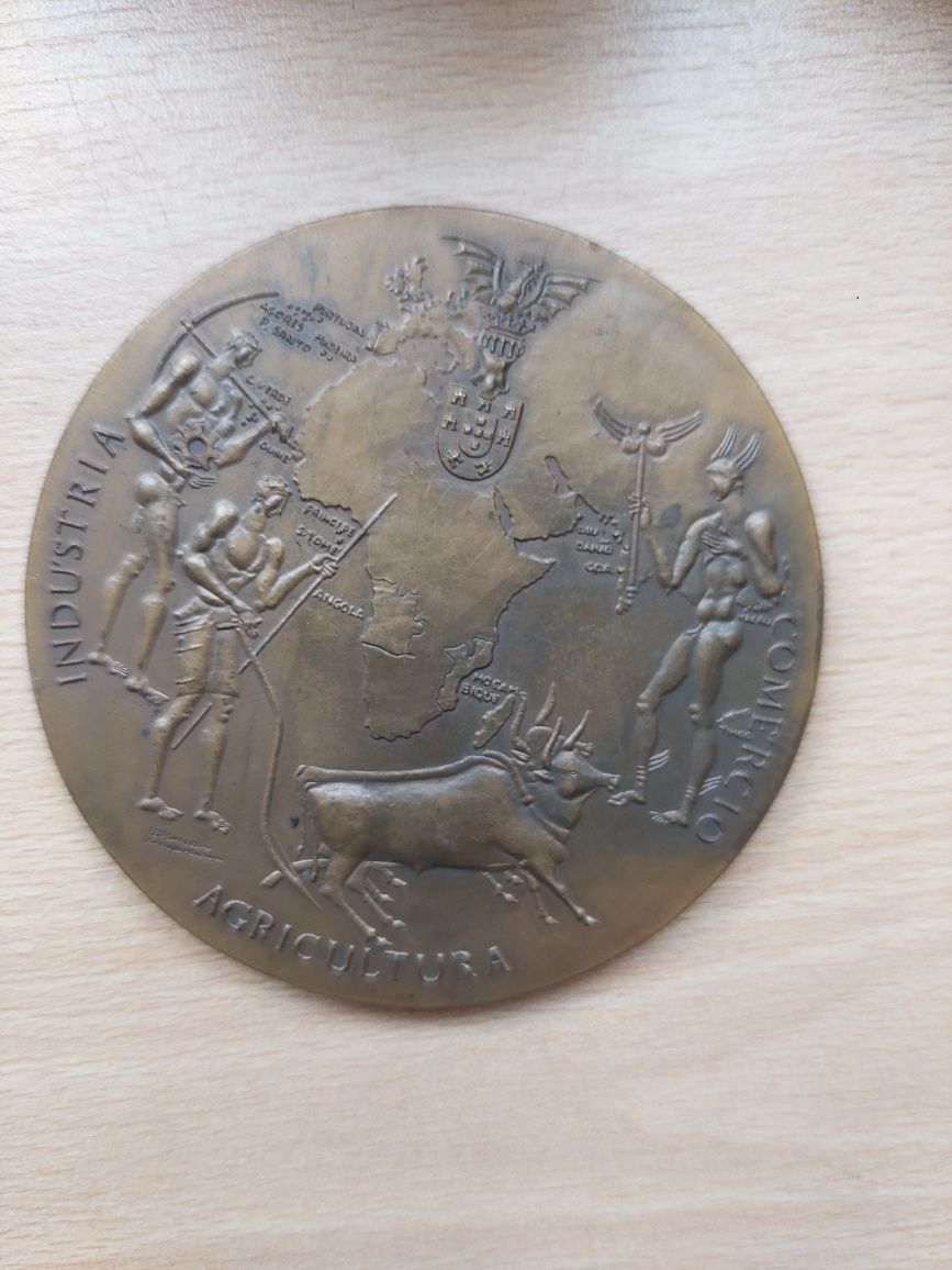 Medalha antiga BNU banco nacional ultramarino