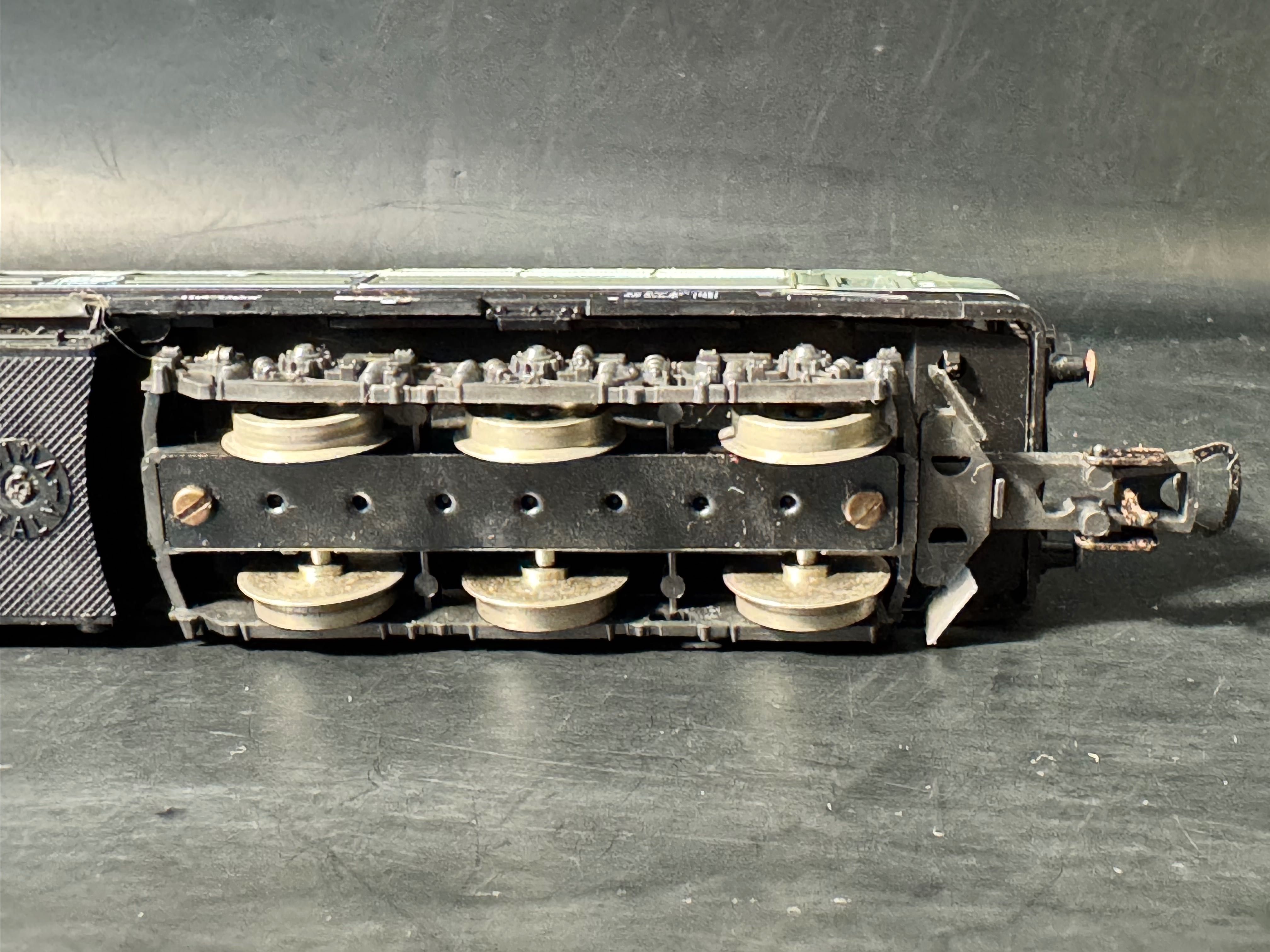 Электровоз Lima H0 BR 151 002-3 DB