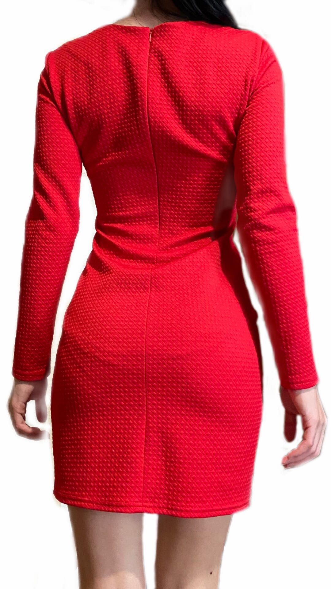 Красное платье по фигуре сексуальное длинный рукав