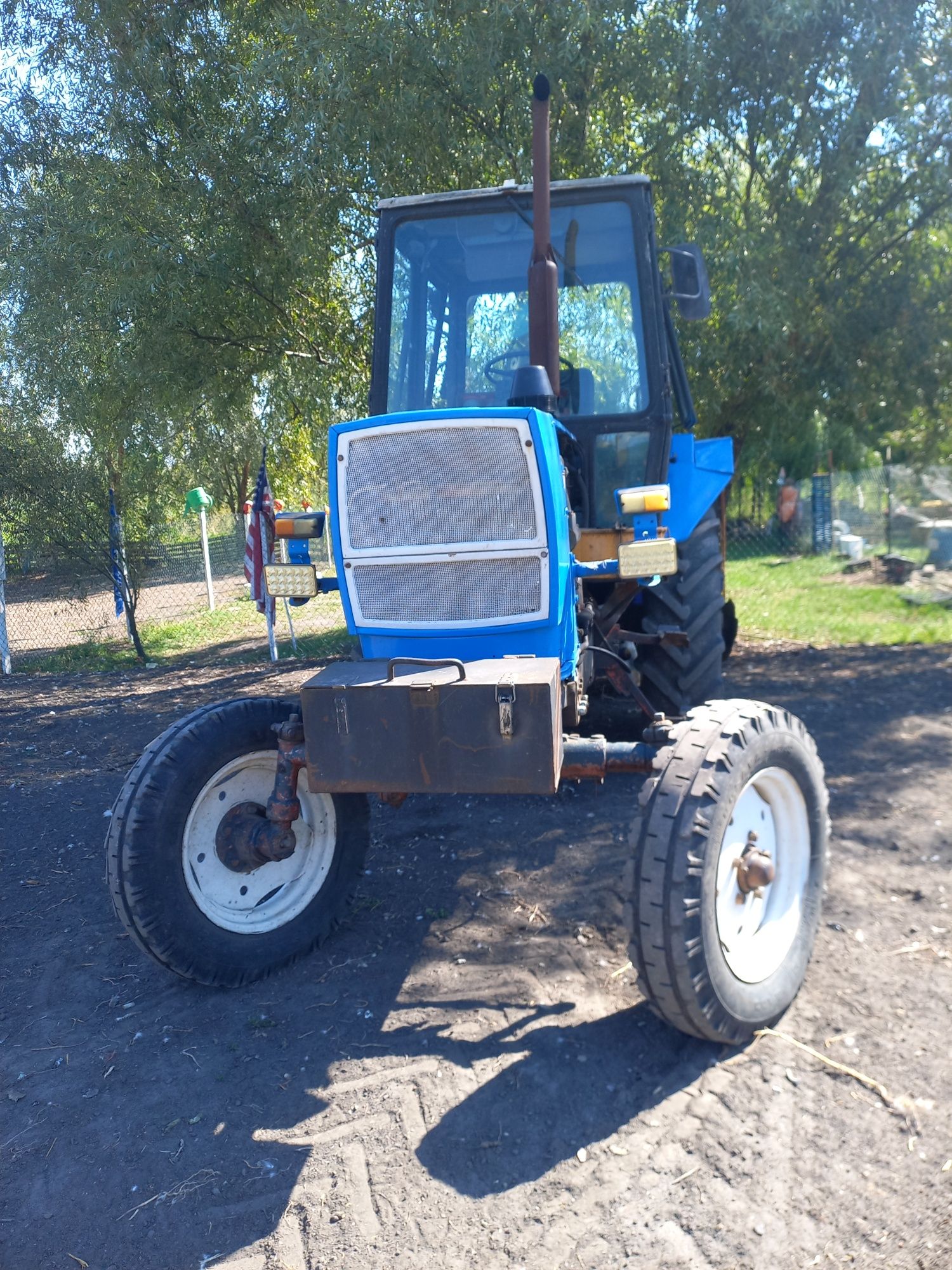 Продам трактор с дисковой бараной и плугом