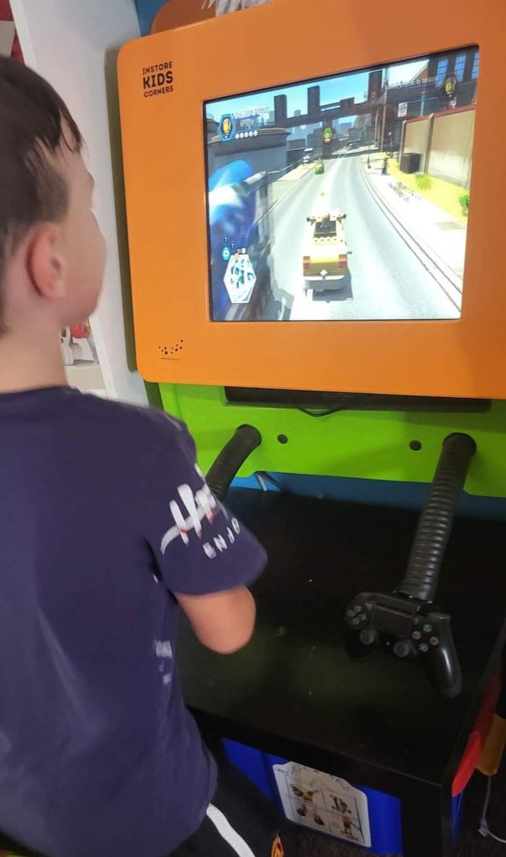 Gra  ścienna IKC , konsola PS4