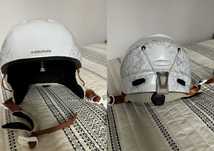 Kask na narty z goglami