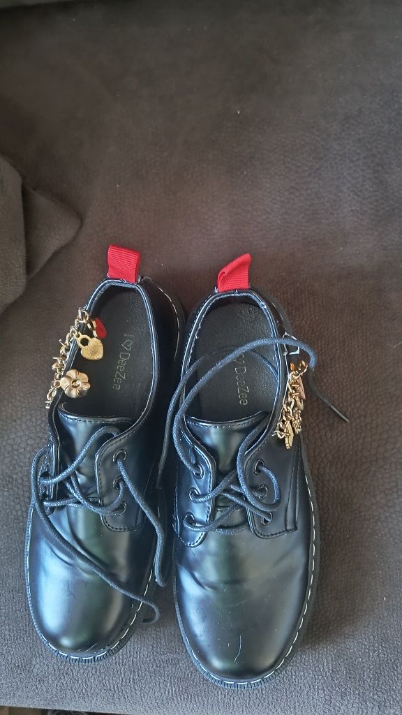 Buty dziewczęce na traktorach