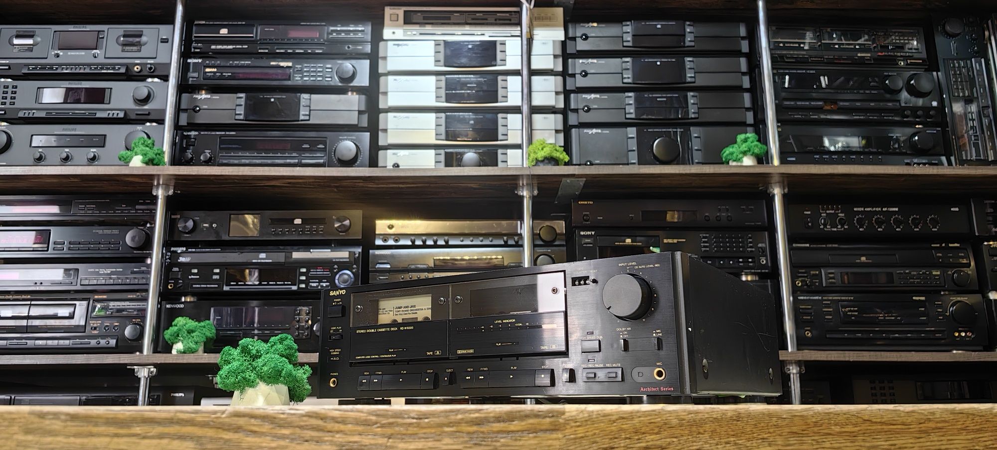 Касетний програвач Sanyo RDW 8300