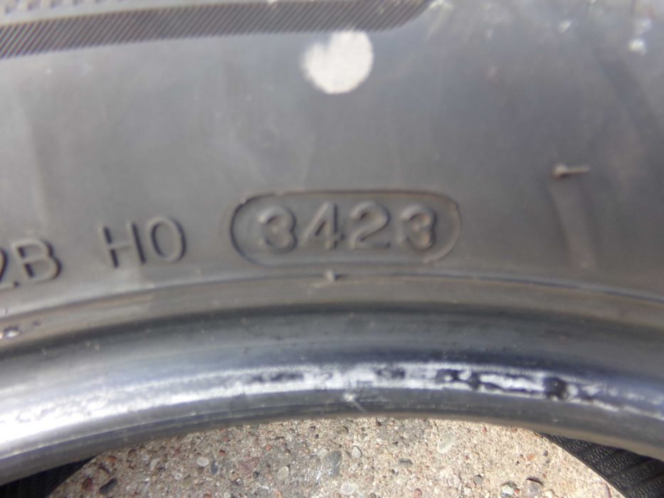 225/55/17  -   6-6,5mm -   HANKOOK --  2szt -  Tanio
