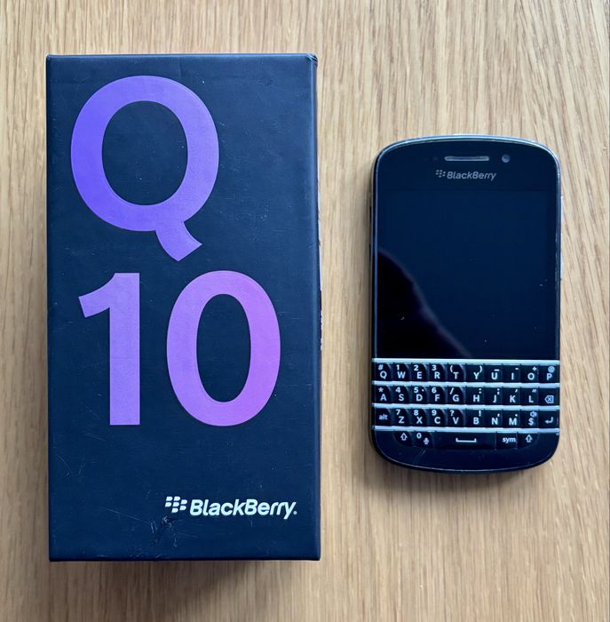 BlackBerry Q10 telefon smartfon