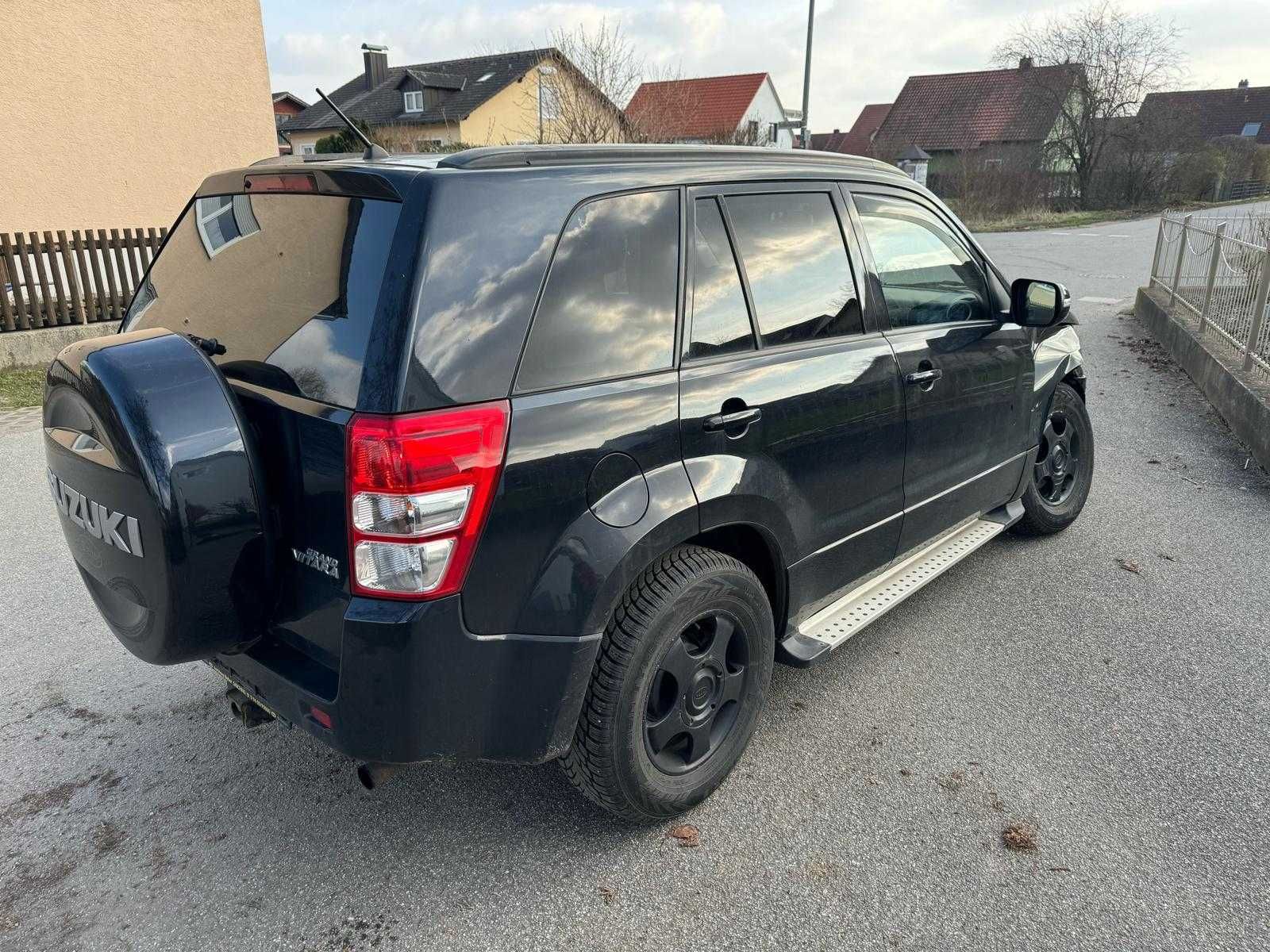 Suzuki Grand Vitara 2.4 Automat 4x4 Xenon Navi Serwisowana