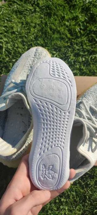 Yezzy boost 350 v2 Cloud white