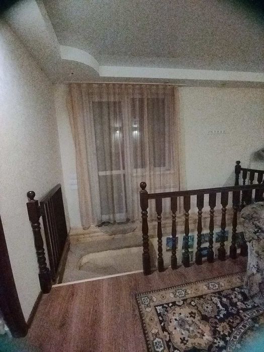 Продам дачу поруч з містом.