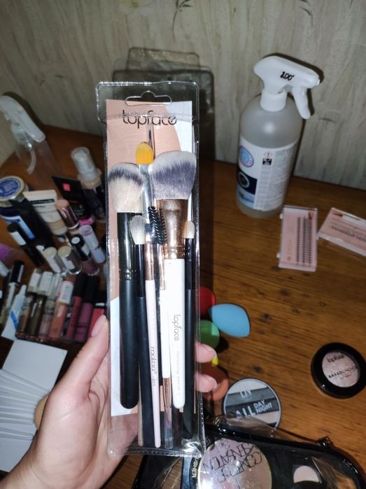 Косметика для професійного макіяжу