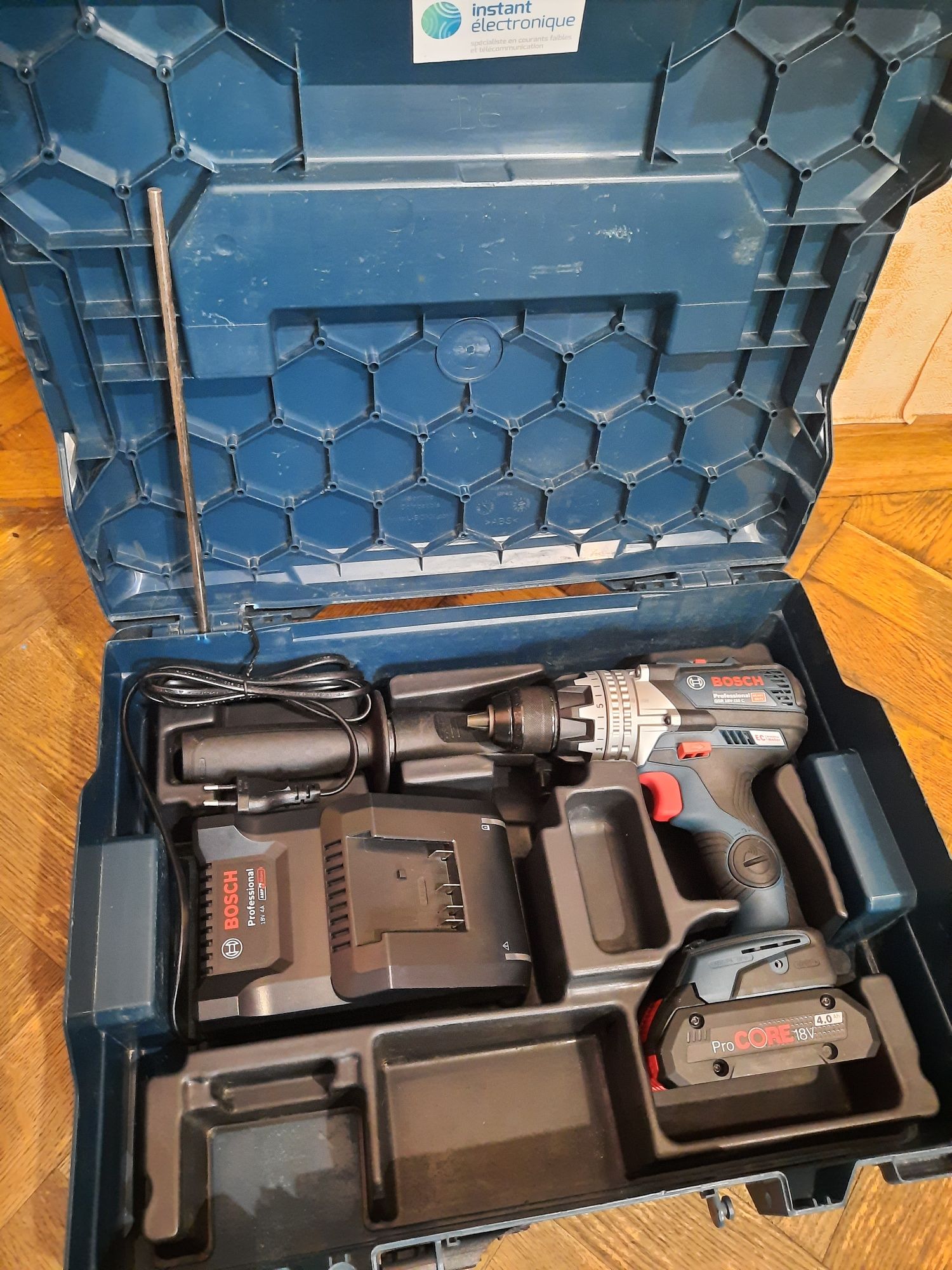 Комплект!!Безщітковий шуруповерт Bosch GSR 18V-110 C+акб(4аг)+з/у+кейс