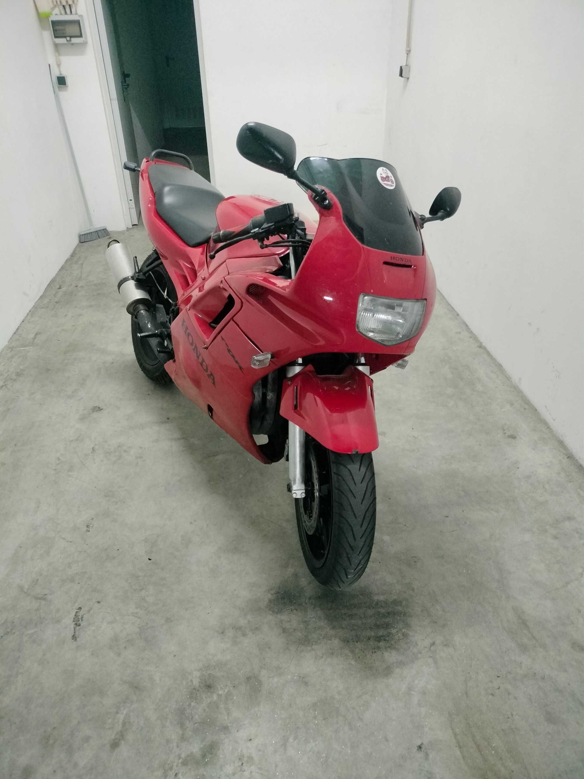 Linda Honda CBR 600 F