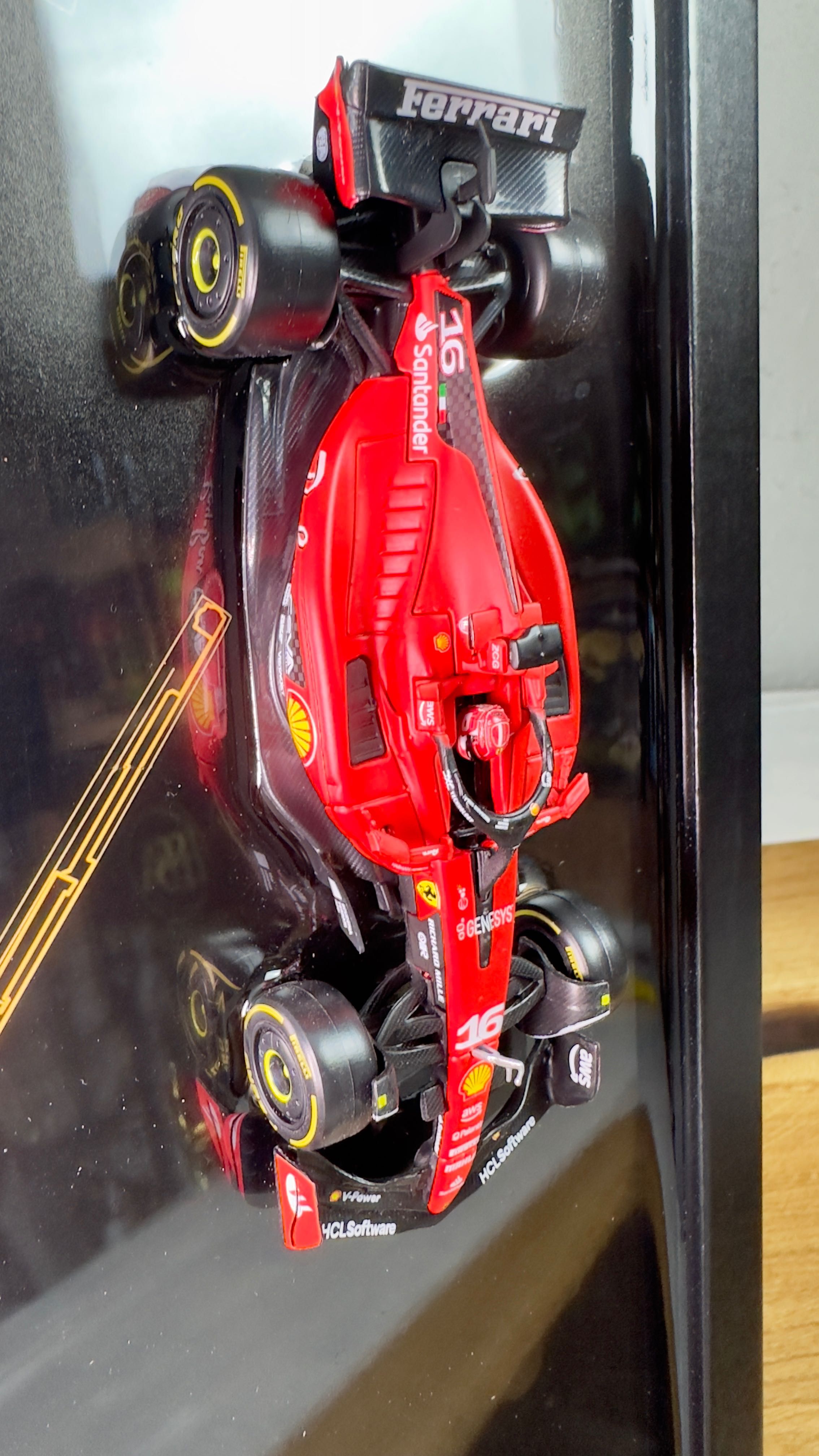 Ferrari SF-23 F1 tor MONTE CARLO Charles Leclerc no.16 bolid z kaskiem