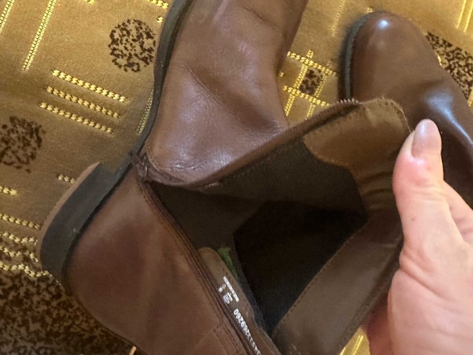 Жіночі шкіряні чобітки