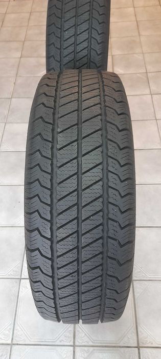 Opony zimowe BARUM 215/65 R 16 C dwie sztuki