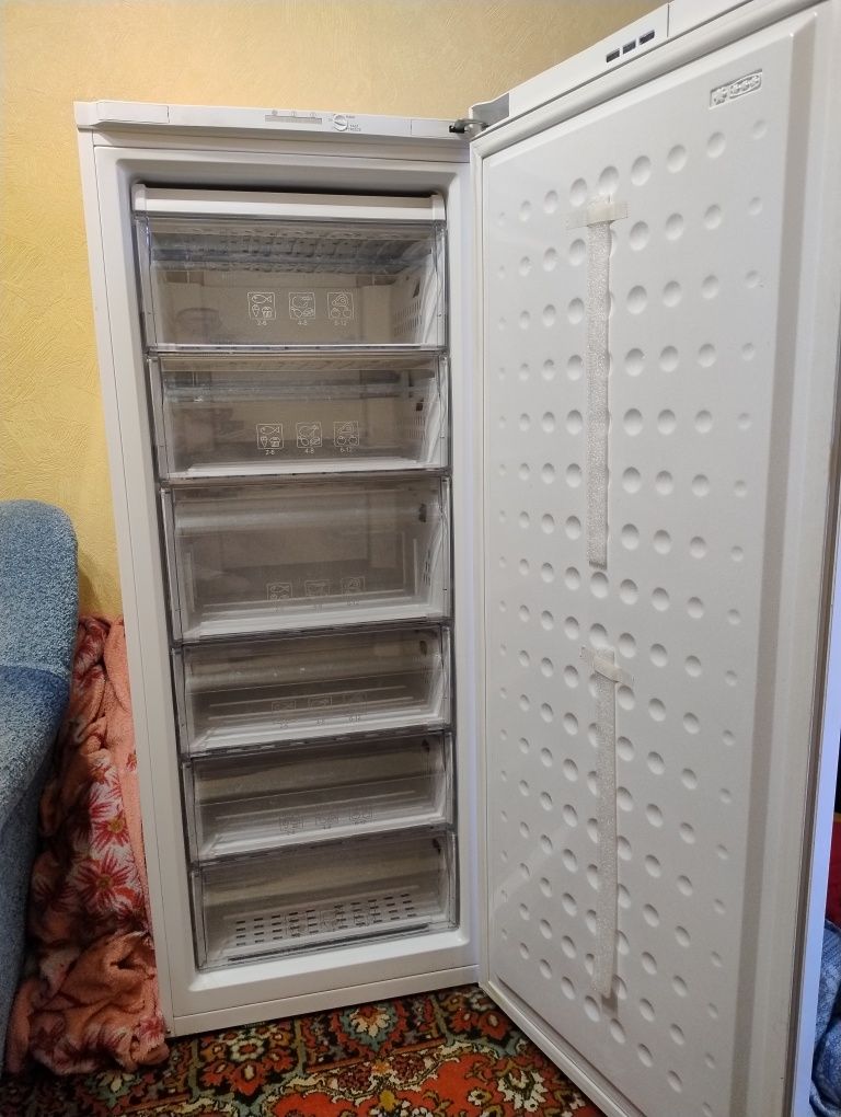 Морозильна камера Beko б.в.