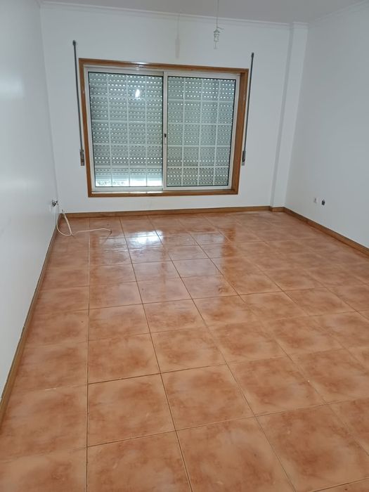 Alugo T2 - Vila Nova de Famalicão